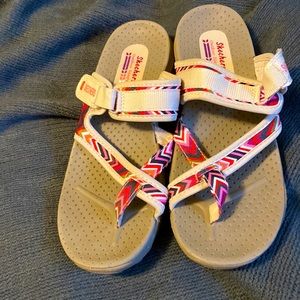 Sketchers Outdoor Lifestyle Velcro scrappy pink canvas print sandals.